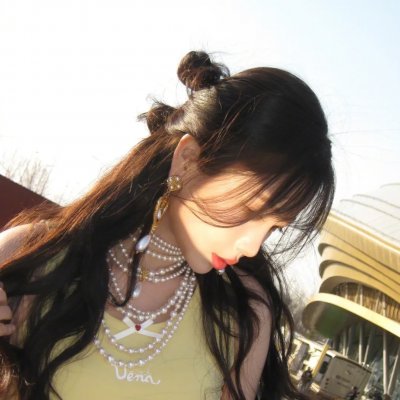 后备箱里的女孩